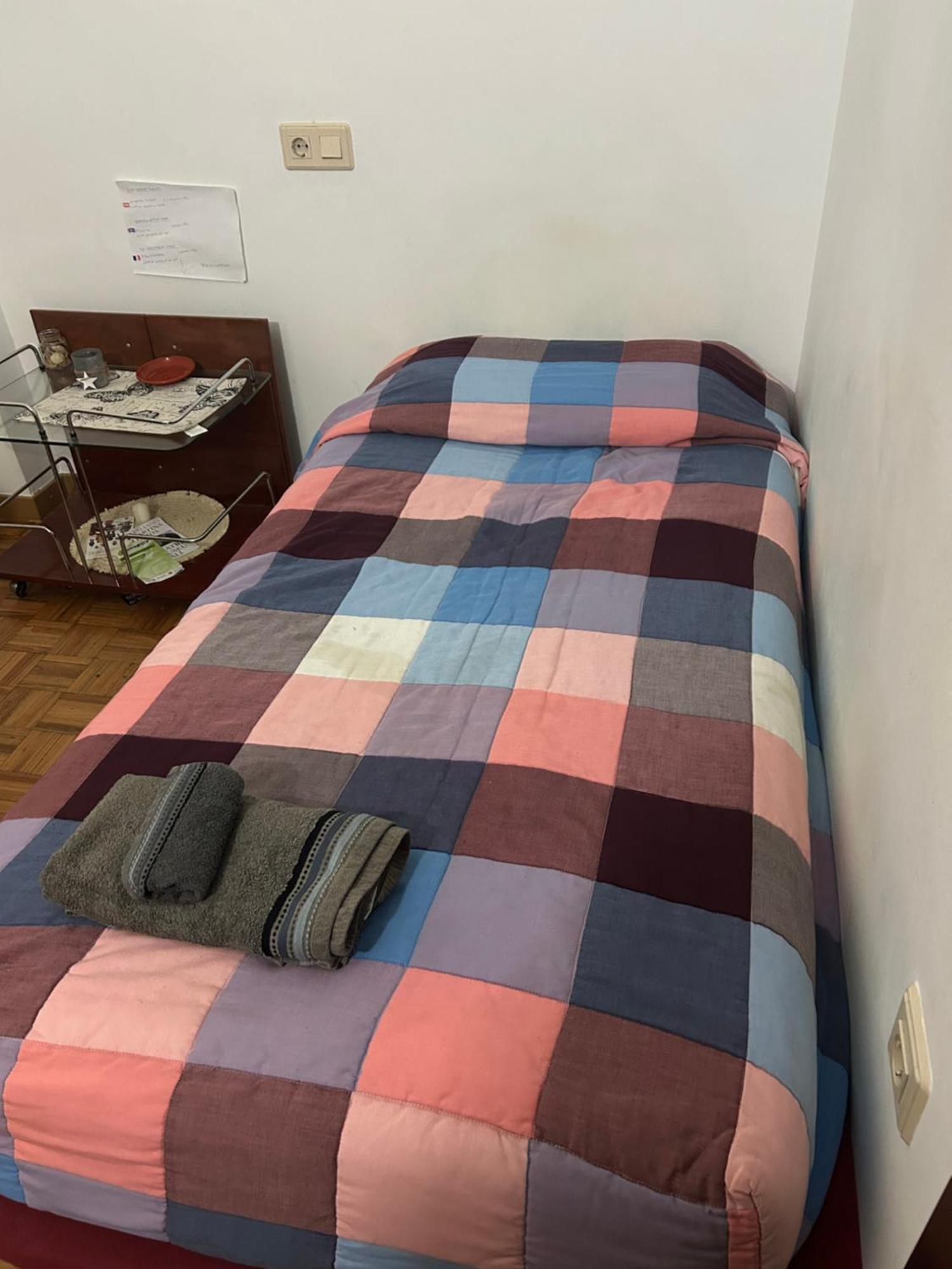 Appartamento Habitacion Doble En Figueres Figueres  Esterno foto